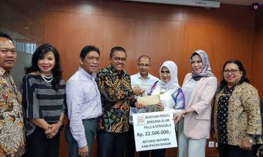 Penyerahan Bantuan untuk Korban Gempa Sulawesi Tengah ( palu dan Donggala ) dari Notaris di Kabupaten Bogor melalui Pengurus Pusat Ikatan Notaris Indonesia